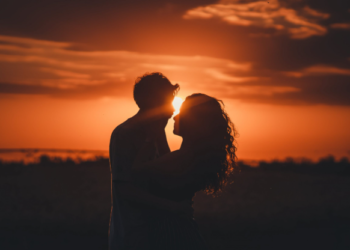 Mơ Thấy Người Yêu Cũ – Giải Mã Tâm Linh Và Bộ Số Tài Lộc